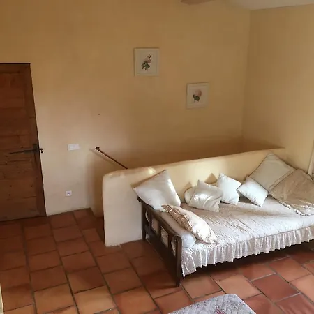 Nyaraló Lei Meissoun *